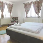Hegykoez Vendeghaz Case de vacanță